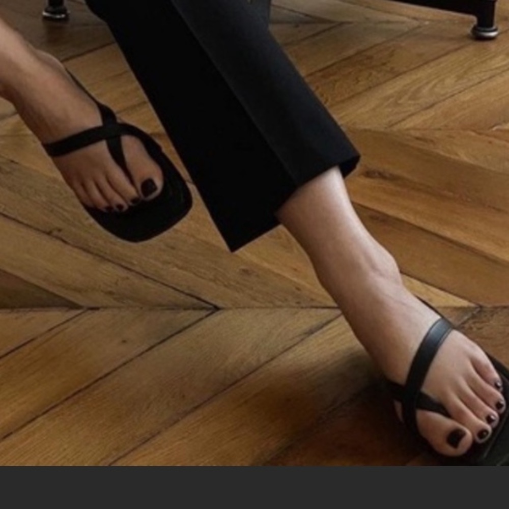 Frame sandals worn once colour brown size 37 worn once, no sign of wear